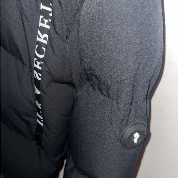 Black Trapstar Puffer Jacket X “that’s an awful lot of cough syrup” edition - Picture 7 of 7